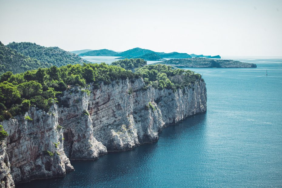 Nationalpark Dugi Otok in Kroatien mit beeindruckenden Fels-Kliffen